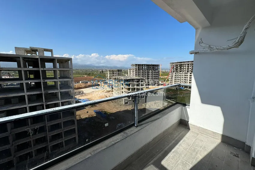 Приобрести Трехкомнатная квартира с чистовой отделкой в Мерсине, Томюк 17 