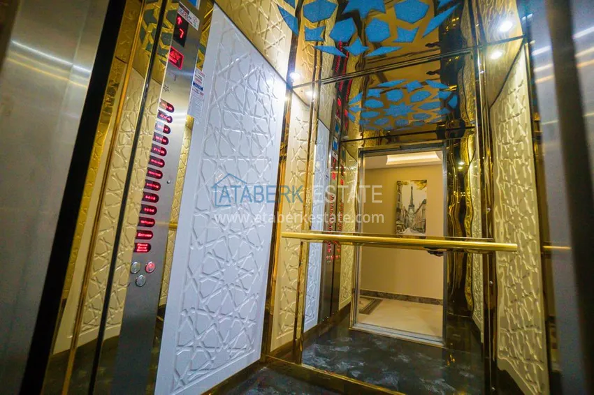 Трехкомнатная квартира с мебелью и отдельной кухней в районе Махмутлар 20 