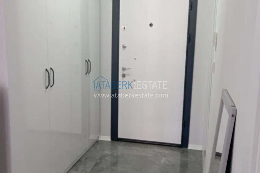 Приобрести Просторная квартира 1+1 с видом на море и 2 застекленными балконами в Мерсине, Арпачбахшиш 1 