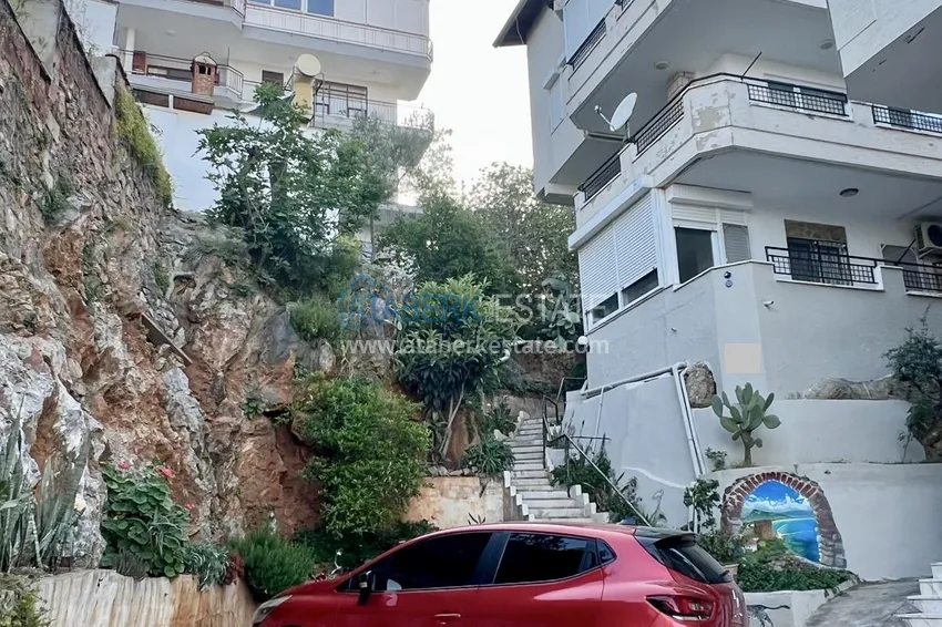 Квартира 1+1 с мебелью, видом на море и марину в Аланьи – район Кале 2