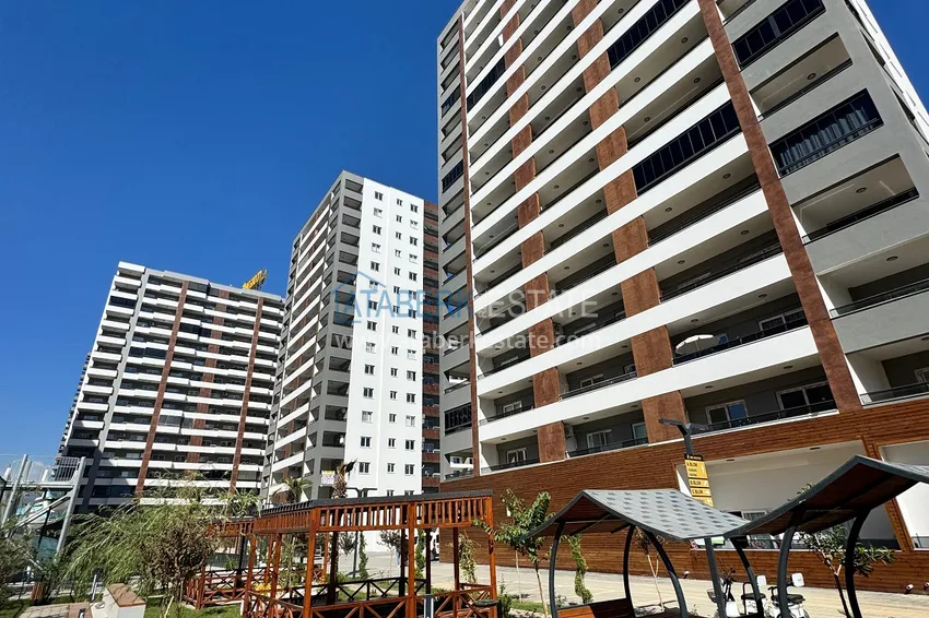 Двухкомнатная квартира 75 м2 с видом на море в Мерсине, Арпачбахшиш 1 