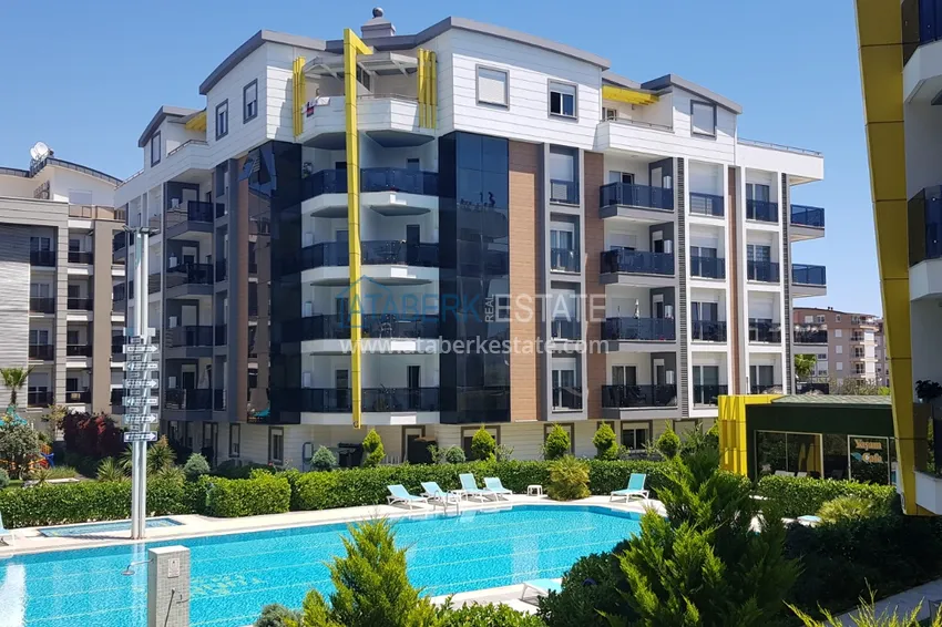 Срочная продажа! Трехкомнатная квартира с мебелью в Анталии - Коньяалты, Лиман 3 