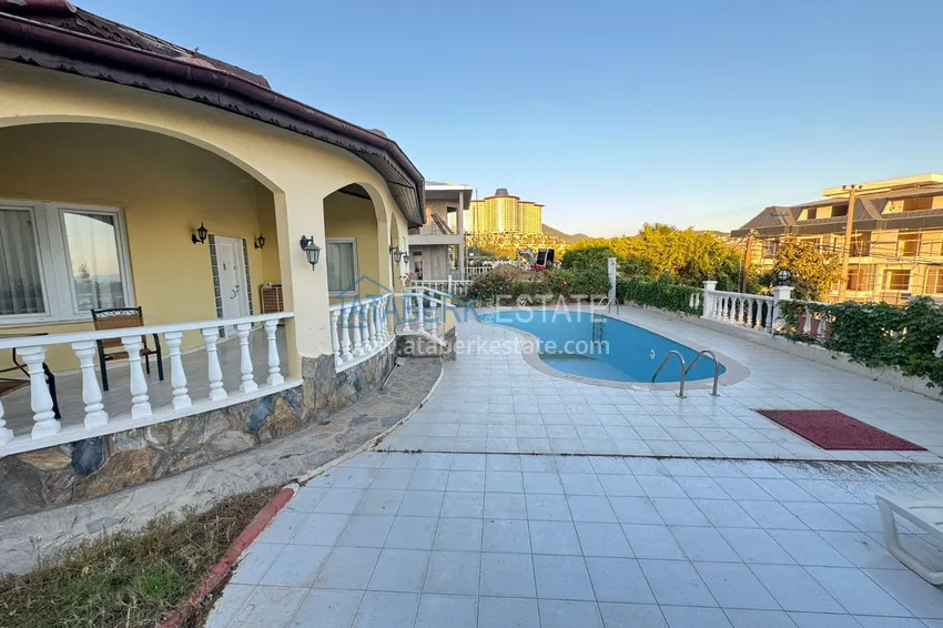 Одноэтажная меблированная вилла с панорамным видом и личным бассейном в Махмутларе 3