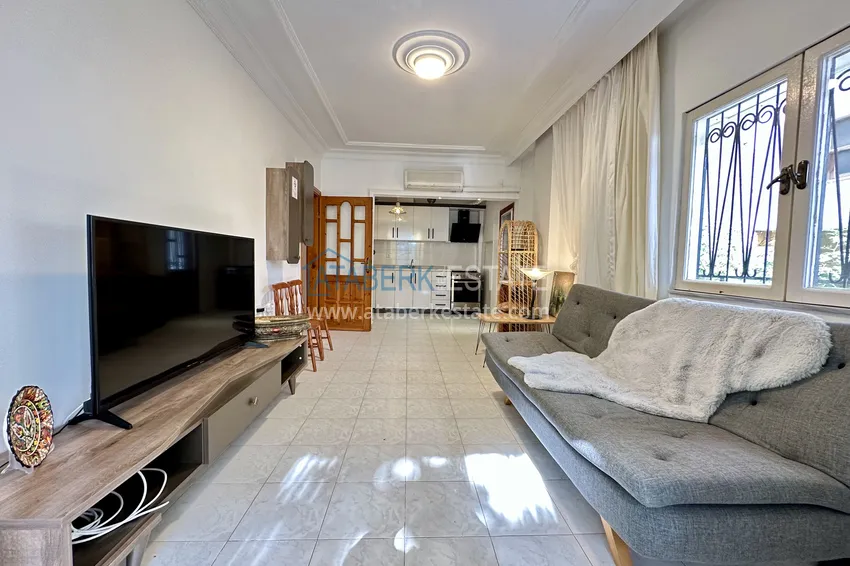 Приобрести Квартира 1+1 с мебелью, видом на море и марину в Аланьи – район Кале 2