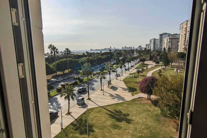 Приобрести Линейная квартира 3+1 после капитального ремонта на первой линии – Мерсин, район Енишехир 17 