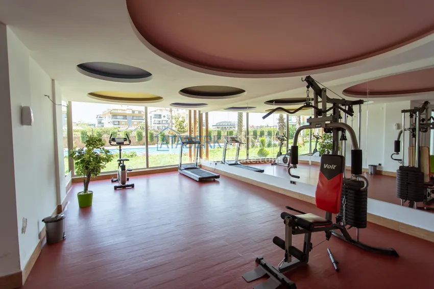 Трехкомнатная квартира с мебелью в районе Оба в комфортабельном семейном комплексе 23