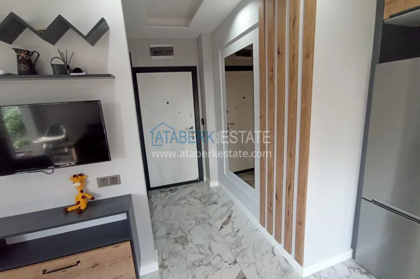 Приобрести Двухкомнатная квартира под ключ с застекленным балконом от собственника в центре Мезитли 1 