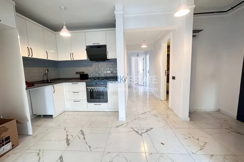 Приобрести СРОЧНАЯ ПРОДАЖА: Трехкомнатная квартира с капитальным ремонтом в районе Мендерес, Мезитли 2 