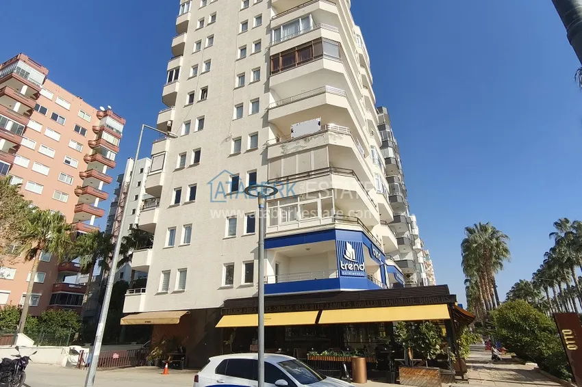 Линейная квартира 3+1 после капитального ремонта на первой линии – Мерсин, район Енишехир 1 