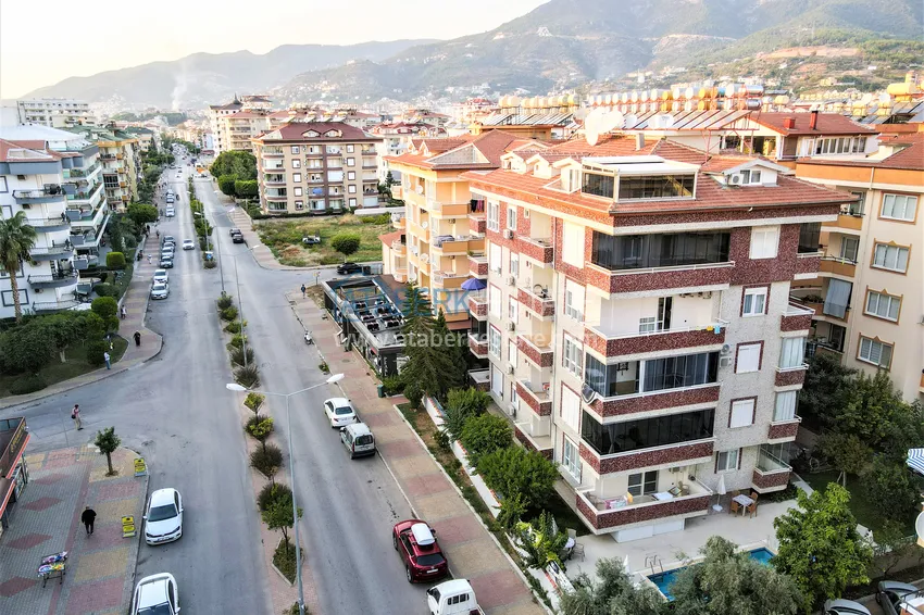 Недвижимость от собственника в Алании – трёхкомнатная квартира с мебелью в районе Оба 3 