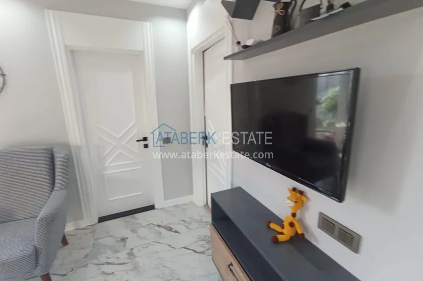 Приобрести Двухкомнатная квартира под ключ с застекленным балконом от собственника в центре Мезитли 4 