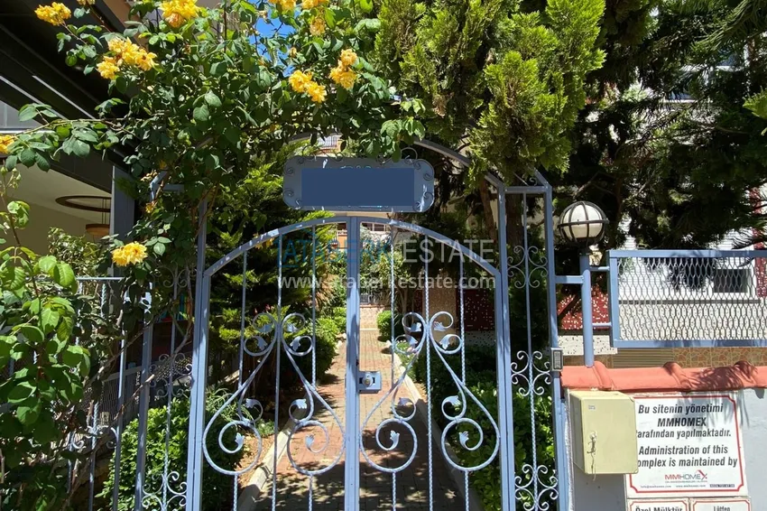 Недвижимость от собственника в Алании – трёхкомнатная квартира с мебелью в районе Оба 7 