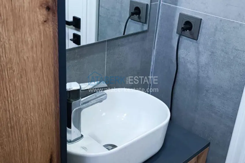 Приобрести Двухкомнатная квартира под ключ с застекленным балконом от собственника в центре Мезитли 8 