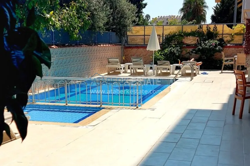 Недвижимость от собственника в Алании – трёхкомнатная квартира с мебелью в районе Оба 8 