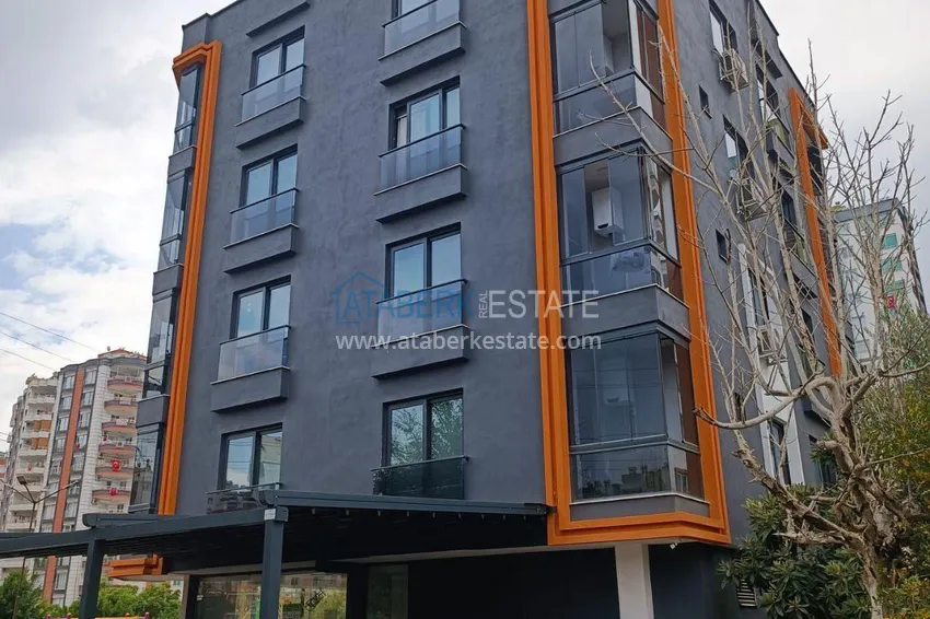 Двухкомнатная квартира под ключ с застекленным балконом от собственника в центре Мезитли 1 