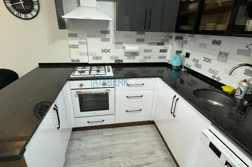 Приобрести Двухкомнатная квартира с мебелью в благоустроенном комплексе – Мерсин, район Томюк 6