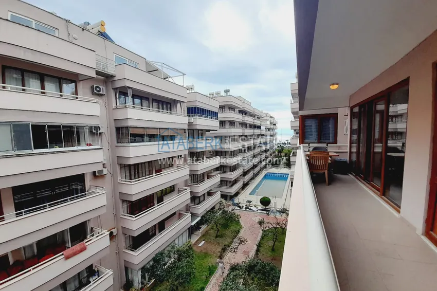 Приобрести Двухкомнатная квартира с мебелью у моря в районе Махмутлар Алания 11 