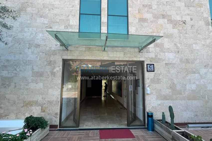 Трехкомнатная квартира с мебелью и панорамным видом в районе Джикджилли Алания 13 