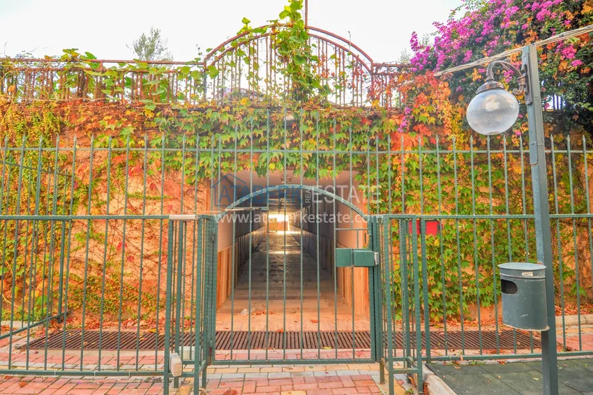 Двухкомнатная квартира с мебелью у моря в районе Махмутлар Алания 15 