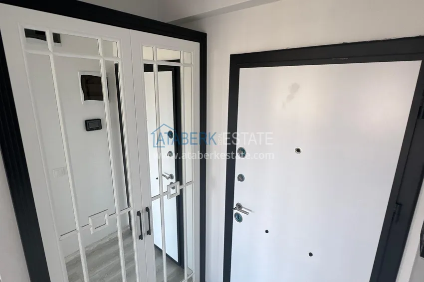 Приобрести Двухкомнатная квартира с чистовой отделкой и двумя балконами – Мерсин, Томюк 1 