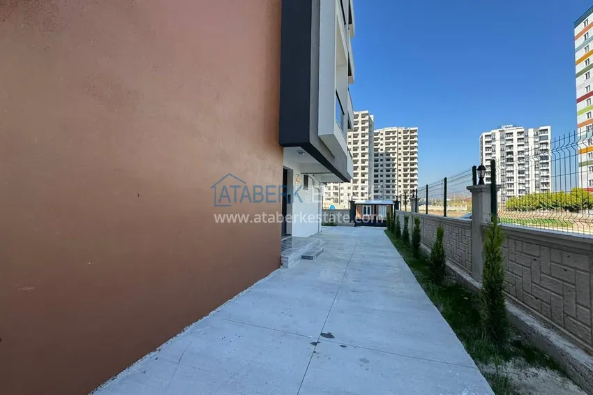 Срочная продажа! Квартира 1+1 в новостройке, всего в 350 метрах от моря – Мерсин, Арпачбахшиш 2 