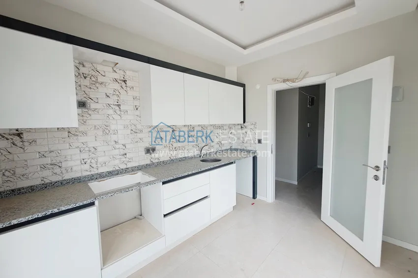 Приобрести Трехкомнатная квартира с отдельной кухней от собственника в Алании, район Авсаллар 3 