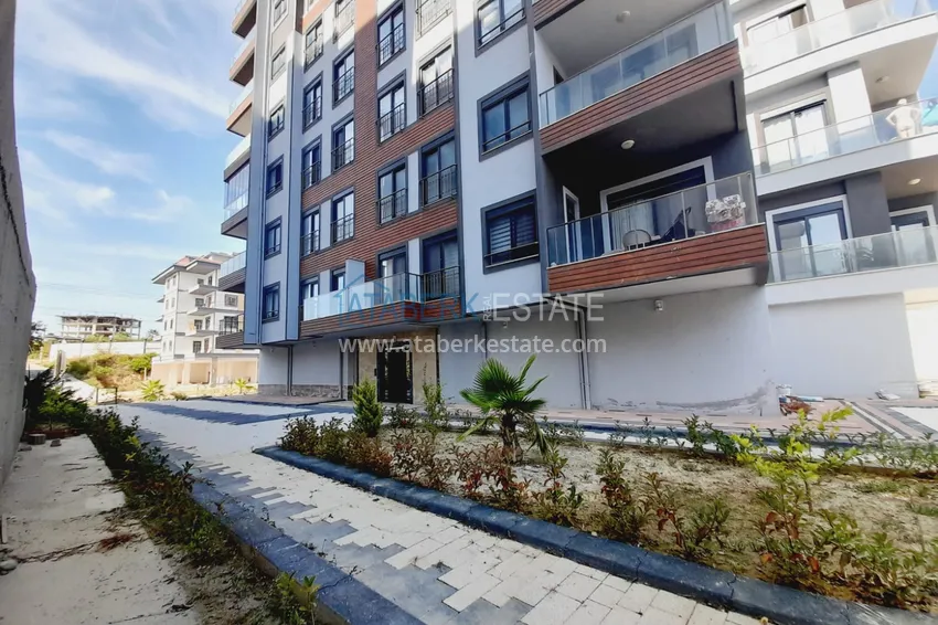 Трехкомнатная квартира с отдельной кухней от собственника в Алании, район Авсаллар 5 