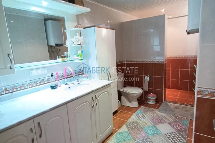 Приобрести Трехкомнатная квартира с мебелью в Алании, район Махмутлар - всего в 350 метрах от моря 9