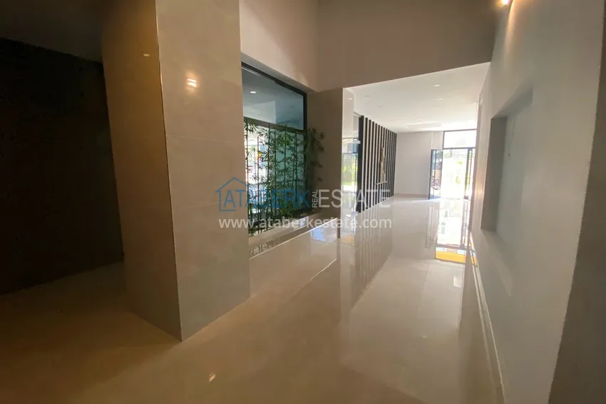 Трехкомнатная квартира с панорамным видом на море и горы в центре Махмутлара 13 