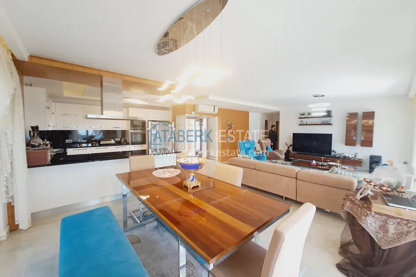 Приобрести Роскошная видовая вилла с мебелью и личным бассейном в элитном комплексе - Каргыджак, Алания 3