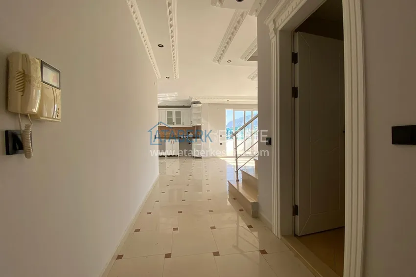 Приобрести Пентхаус-дуплекс 3+1 в Махмутларе - с панорамным видом на море и горы 4