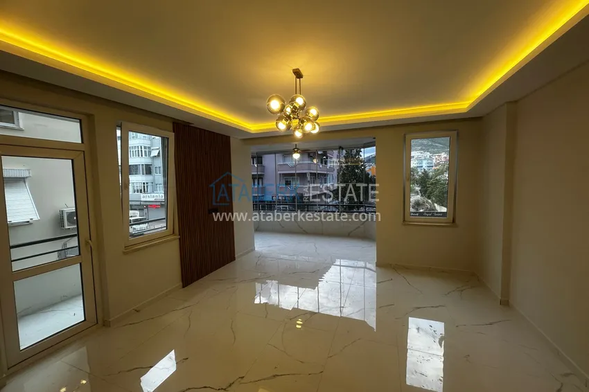 Приобрести Двухкомнатная квартира с новым ремонтом в центре Алании — подходит под ВНЖ 4 