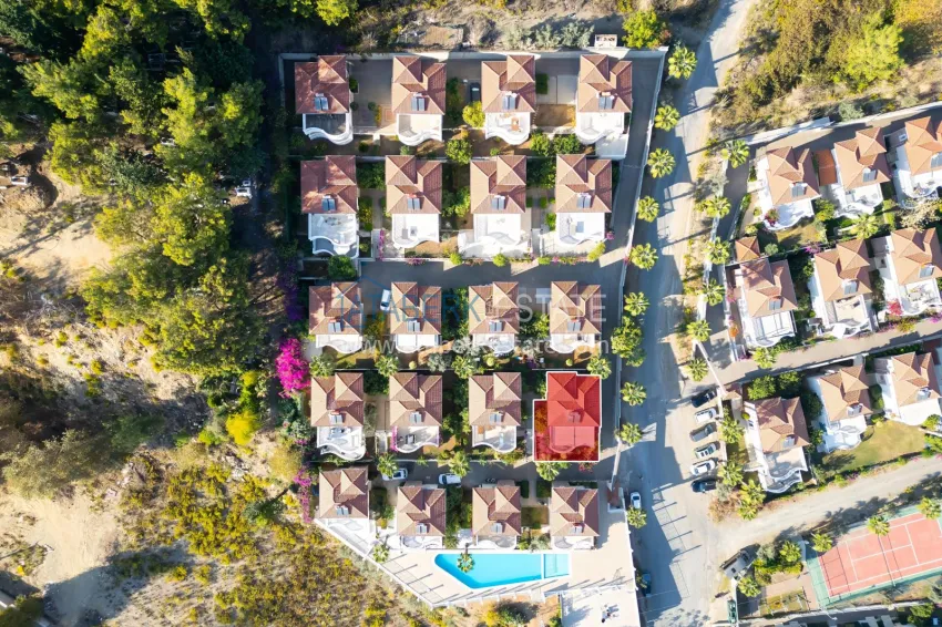 Меблированная вилла 3+1 в Алании, с эффектным панорамным видом – горный район Тепе 11 