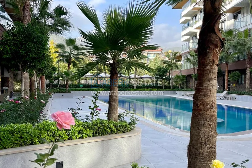 Квартира 1+1 в Алании, район Оба, в комплексе комфорт класса 4