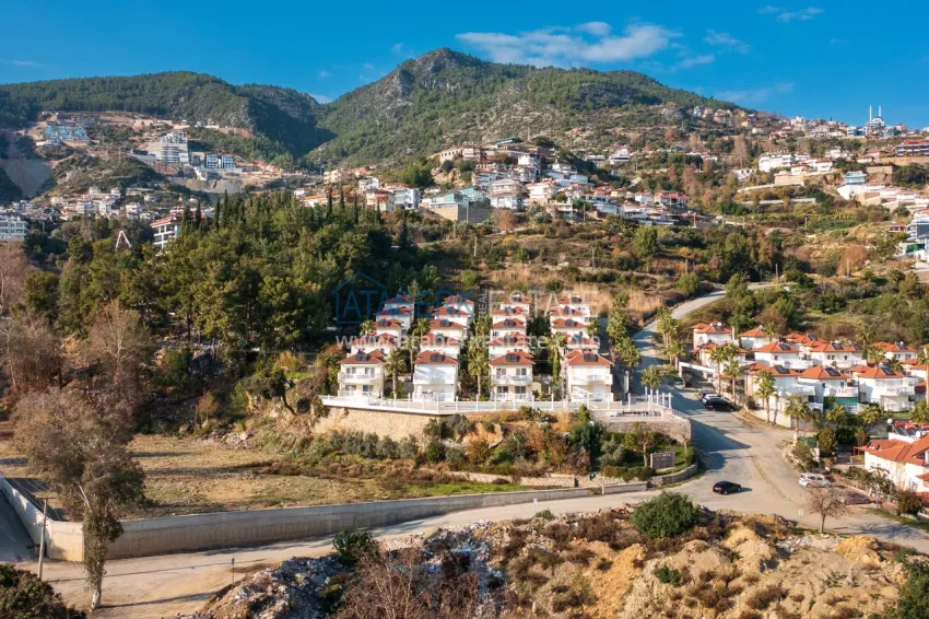 Меблированная вилла 3+1 в Алании, с эффектным панорамным видом – горный район Тепе 6 