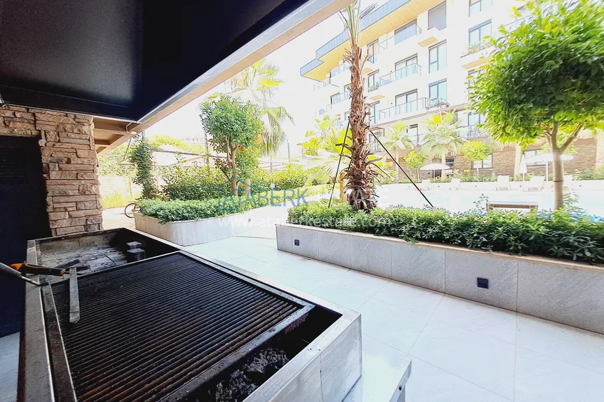 Квартира 1+1 в Алании, район Оба, в комплексе комфорт класса 8