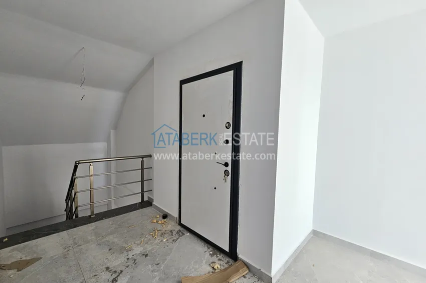 Приобрести Видовой дуплекс-пентхаус в бутик-комплексе – центр Алании, район пляжа Клеопатра 13