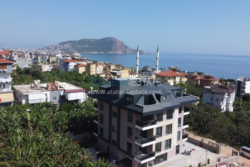 Видовой дуплекс-пентхаус в бутик-комплексе – центр Алании, район пляжа Клеопатра 1