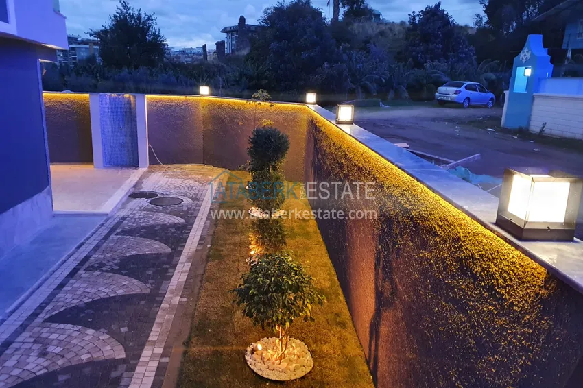 Частично меблированная двухкомнатная квартира в районе Махмутлар, Алания 2