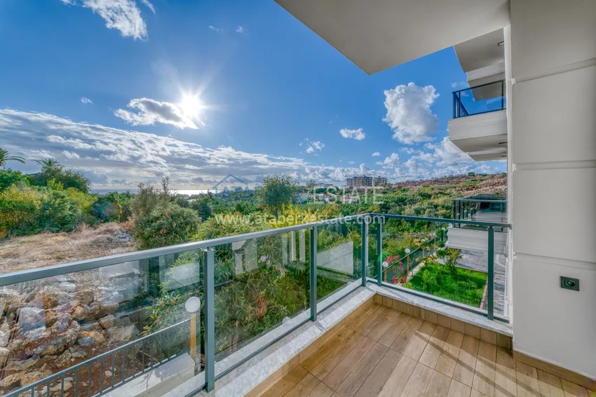 Приобрести Меблированная квартира 1+1 с видом на море в районе Кестель, Алания 17 