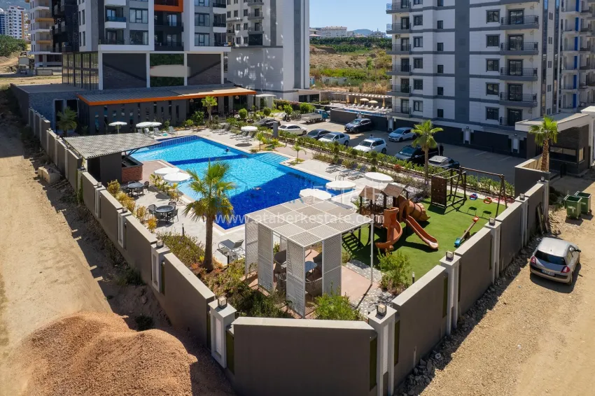 Квартира 2+1 с мебелью в центре Махмутлара, район субботнего рынка 4 