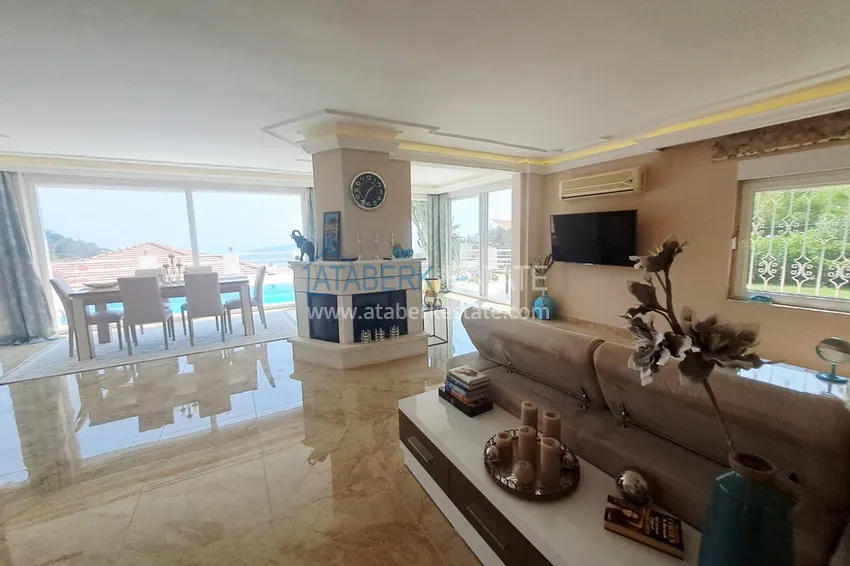 Приобрести Трехэтажная частная вилла с мебелью от собственника - Алания, район Бекташ. Подходит под ВНЖ 3