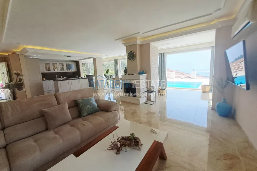 Приобрести Трехэтажная частная вилла с мебелью от собственника - Алания, район Бекташ. Подходит под ВНЖ 4