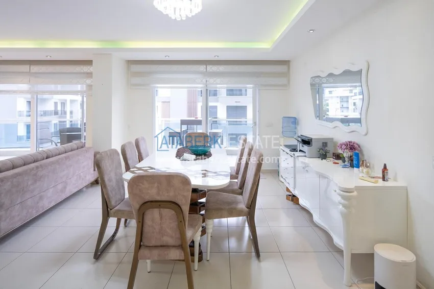 Приобрести Трехкомнатная квартира с мебелью в благоустроенном комплексе – район Оба, Алания 5 