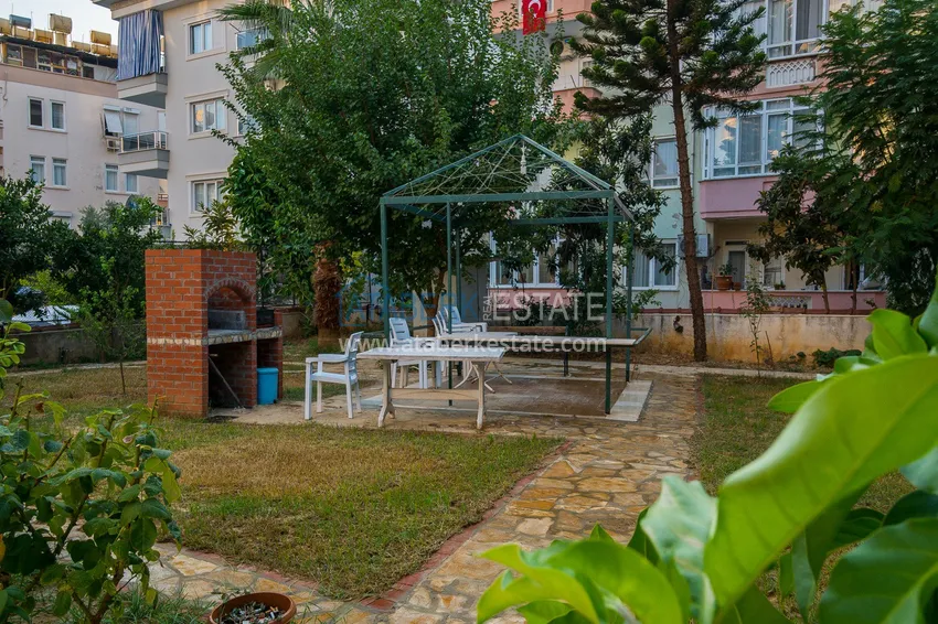 Недвижимость в центре Алании, под ВНЖ – двухкомнатная квартира с мебелью и видом на горы 7 
