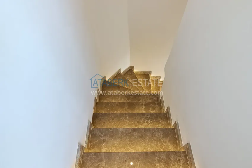 Приобрести Двухуровневый пентхаус в центре Алании – с видом на горы, 250 метров до пляжа 11 