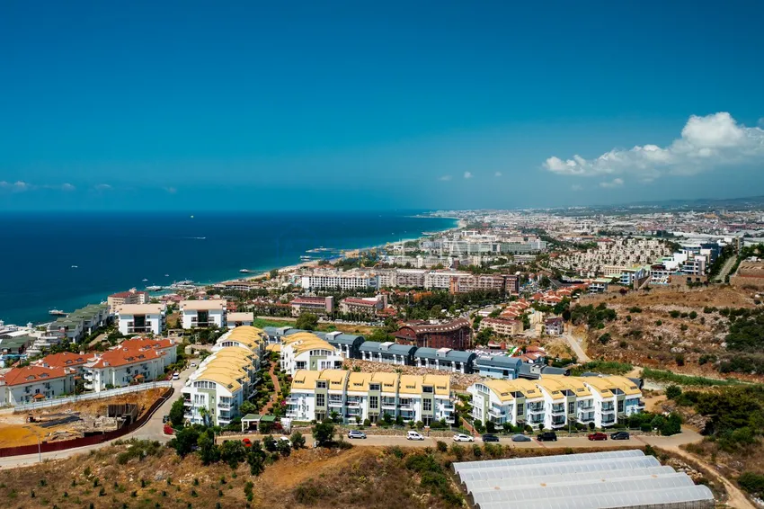 Пентхаус-дуплекс 3+1 с панорамным видом в Конаклы, Алания 1 