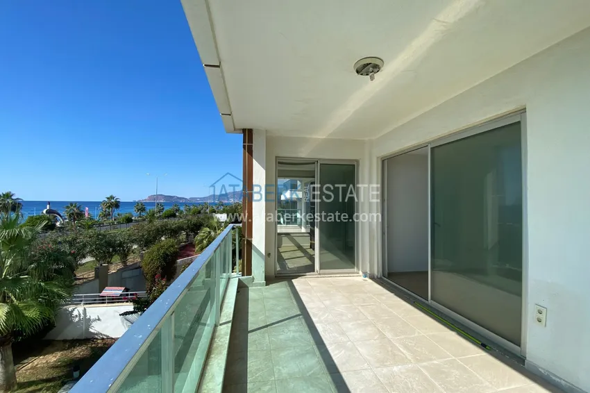 Приобрести Квартира 3+1 в Алании – первая береговая, под гражданство, район Кестель 16 