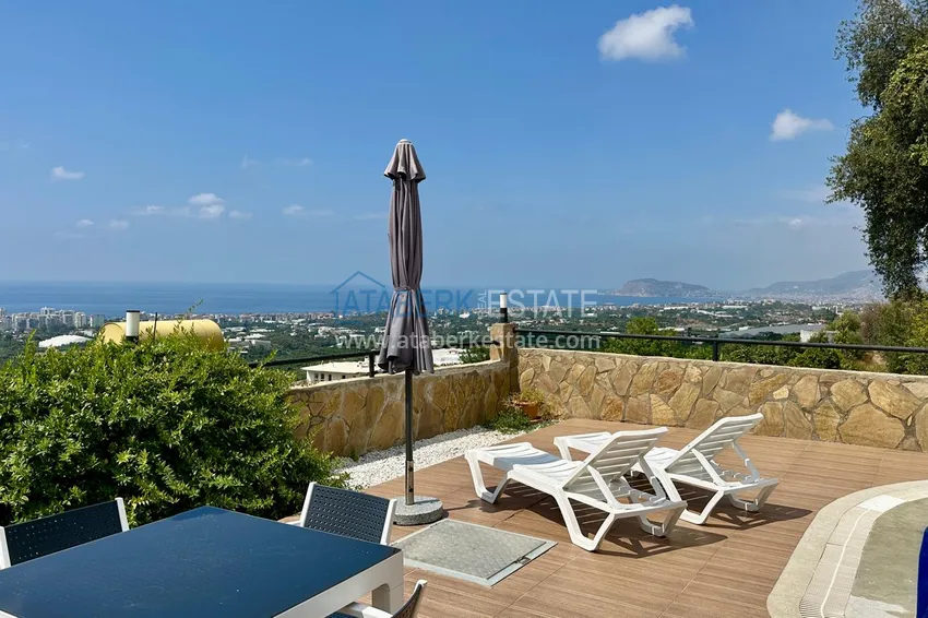 Частная Вилла в Махмутларе — бассейн, мебель и панорамный вид на море 3