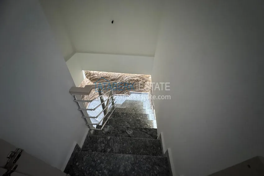 Приобрести Двухуровневый пентхаус в Алании, район Кестель - с мебелью и видом на море 19 